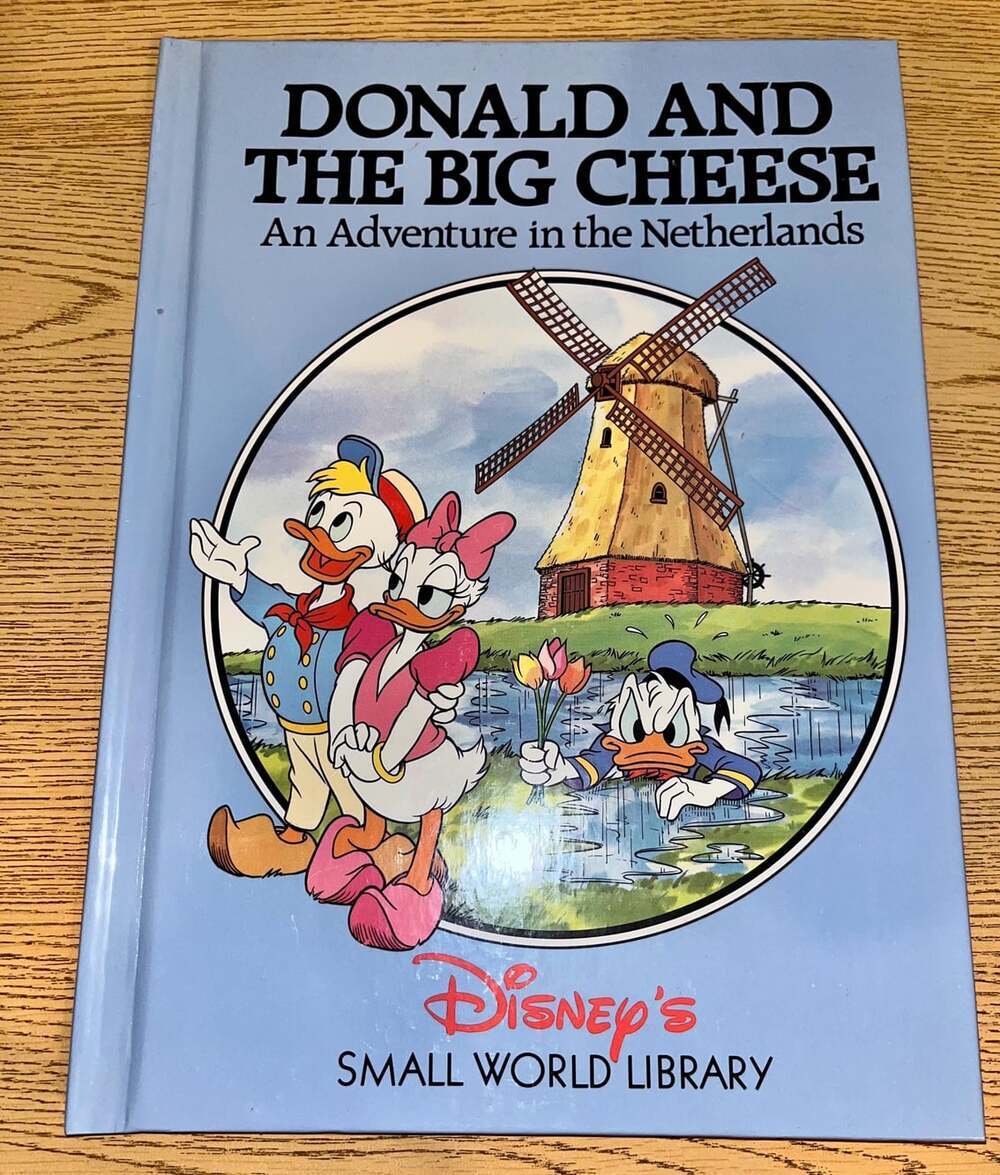 Disney’s Small World Library Book Collection, Vintage Walt Disney Books, Vintage - Picture 6 of 6